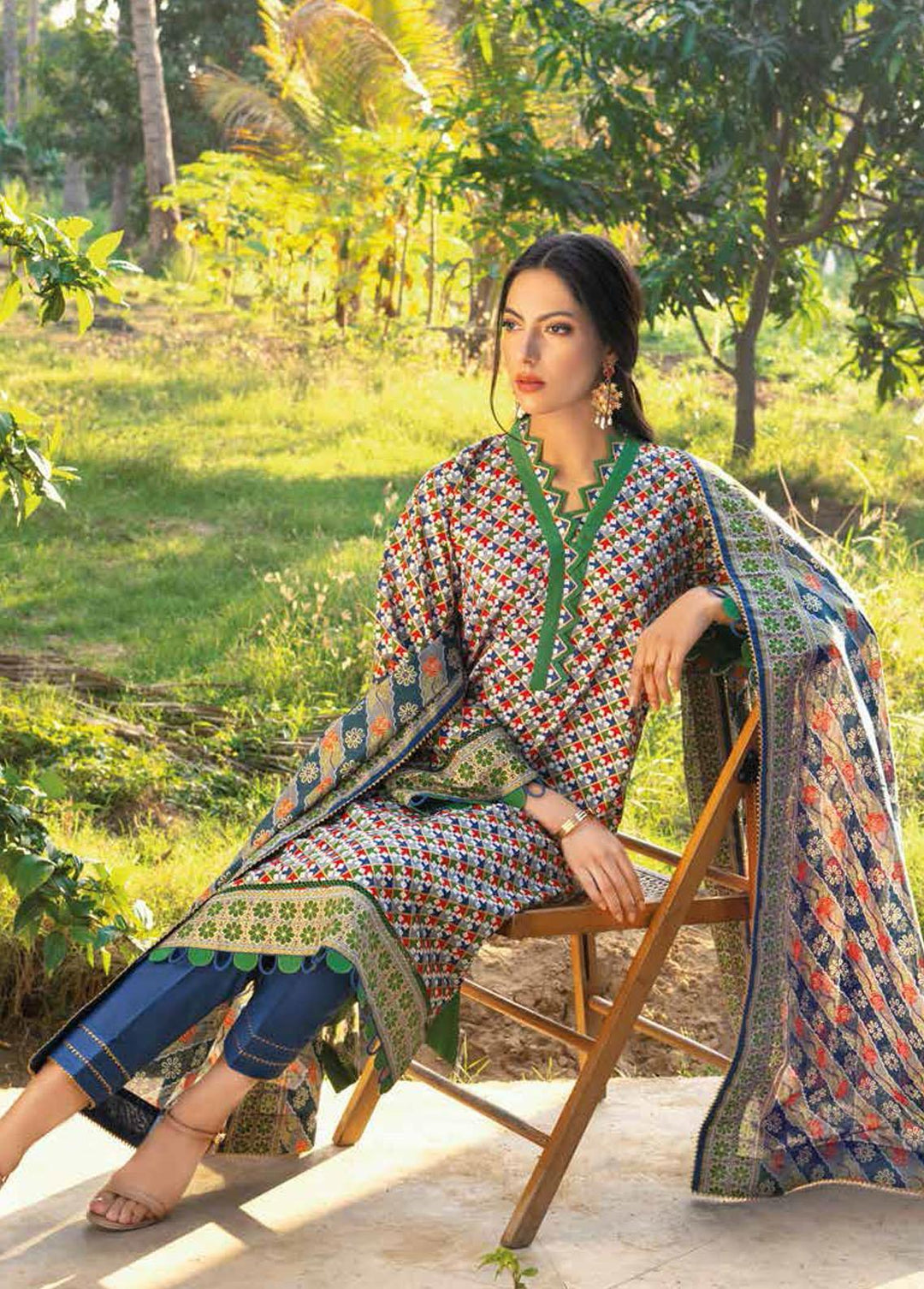Gul Ahmed Printed Lawn Suits Unstitched 3 Piece GA22SB CL-22059 A - Summer Collection