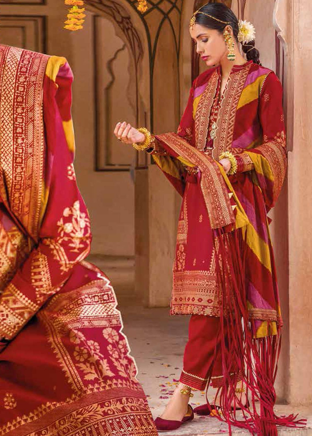 Gul Ahmed Printed Lawn Suits Unstitched 3 Piece GA22SB CL-22184 B - Summer Collection
