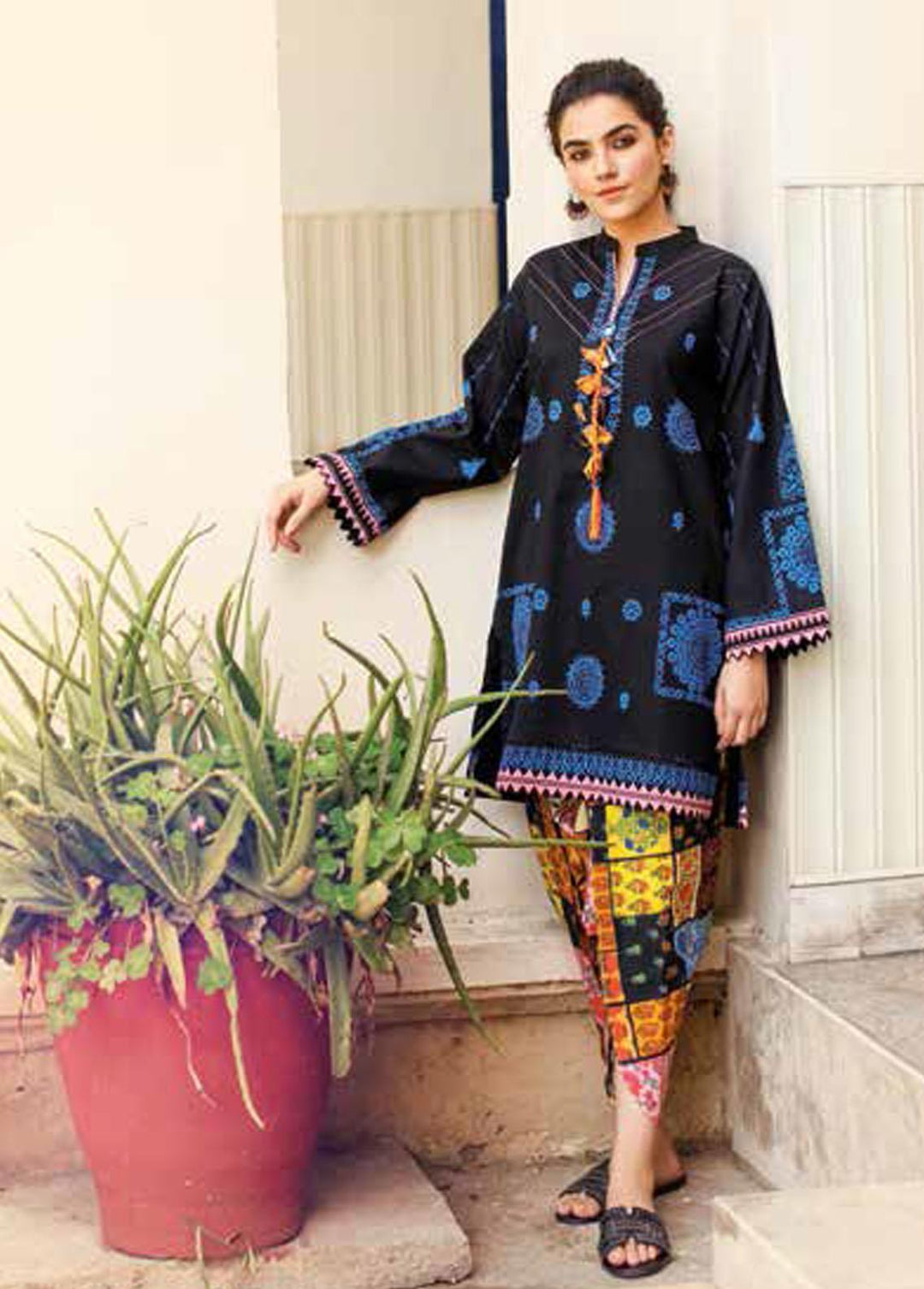 Gul Ahmed Printed Lawn Suits Unstitched 2 Piece GA22SB TL-372 - Summer Collection