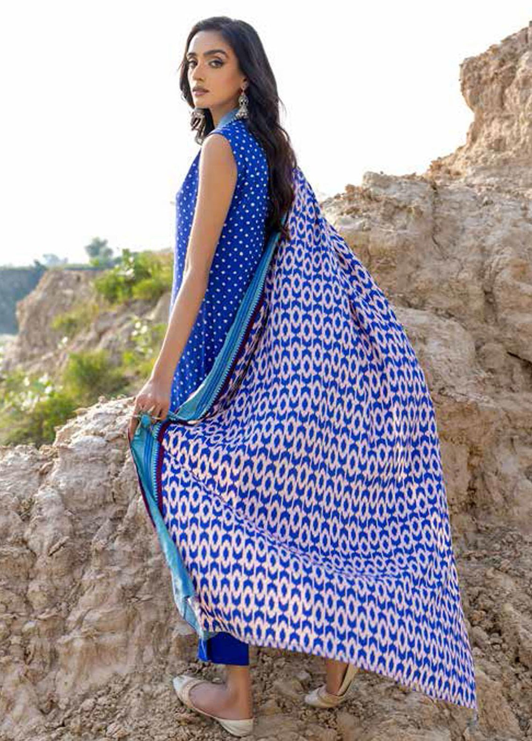 Gul Ahmed Printed Linen Suits Unstitched 3 Piece GA22LN LT-22017A - Winter Collection