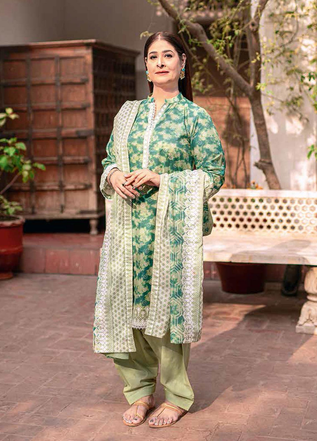 Gul Ahmed Printed Lawn Suits Unstitched 3 Piece GA22ML CL-22103 B - Summer Collection