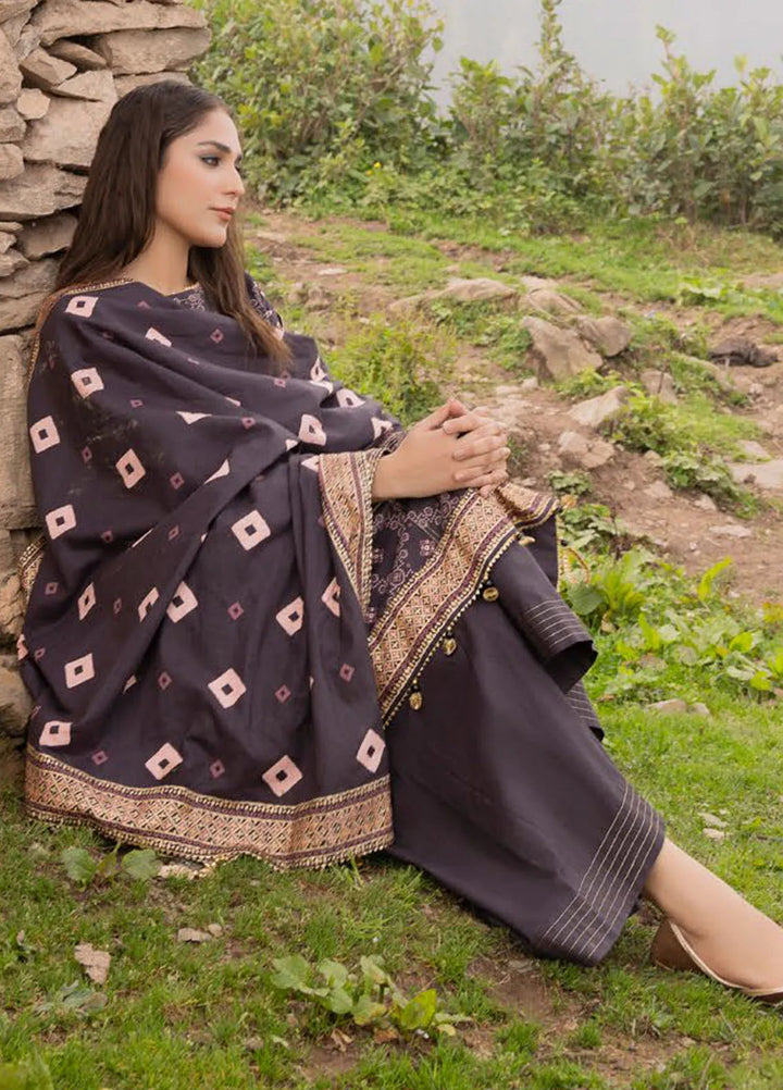 Gul Ahmed Printed Khaddar Suits Unstitched 3 Piece GA24UW K-42004 T - Winter Collection