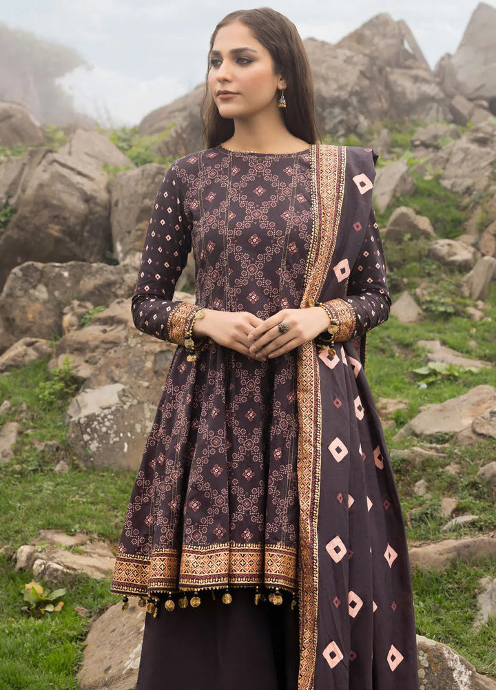 Gul Ahmed Printed Light Khaddar Suits Unstitched 3 Piece GA24UW K-42004 L - Winter Collection