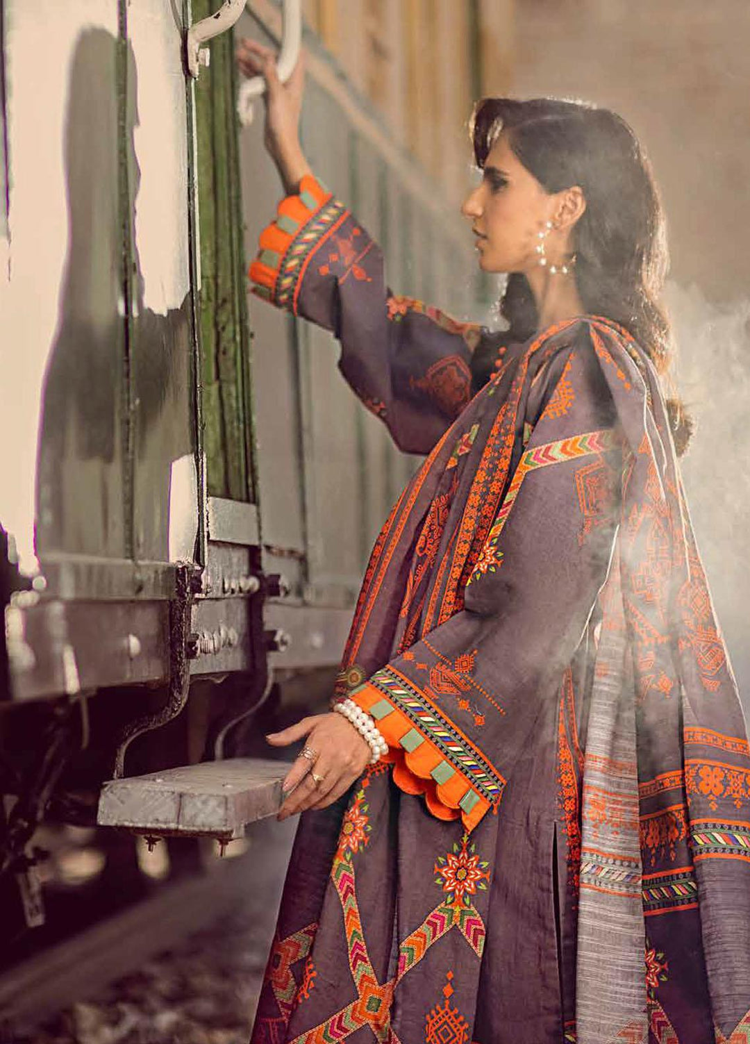 Gul Ahmed Printed Khaddar Suits Unstitched 3 Piece GA21JW K-12026 A   - Winter Collection