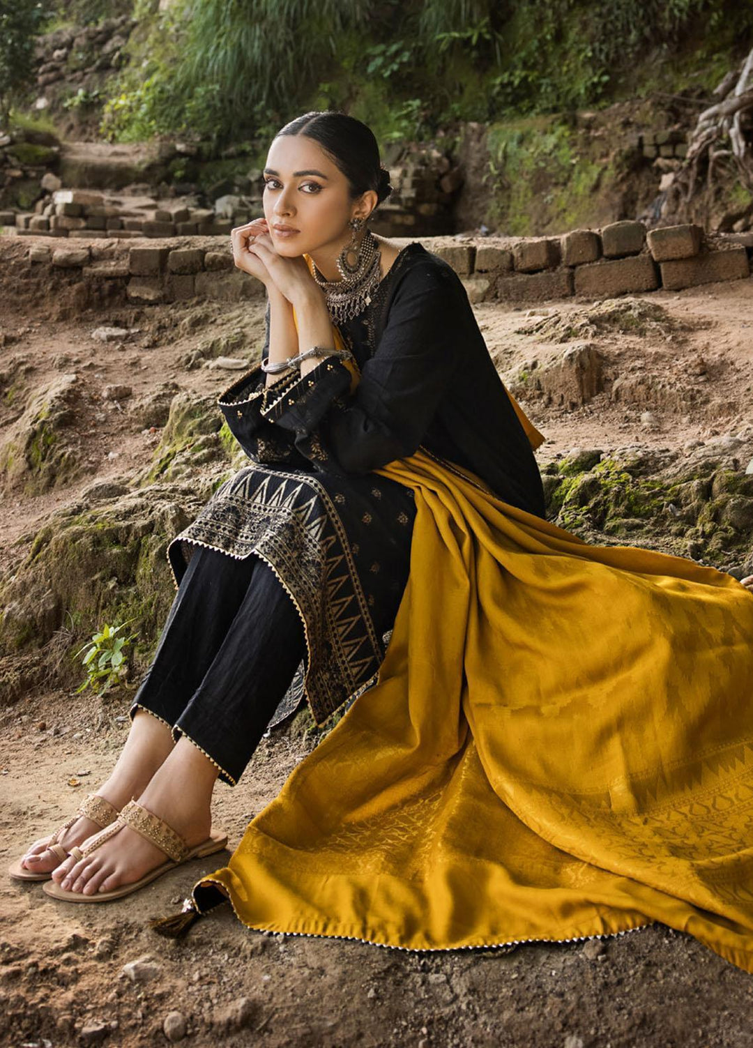 Gul Ahmed Jacquard Khaddar Suits Unstitched 3 Piece GA23WC AP 32088 - Winter Collection