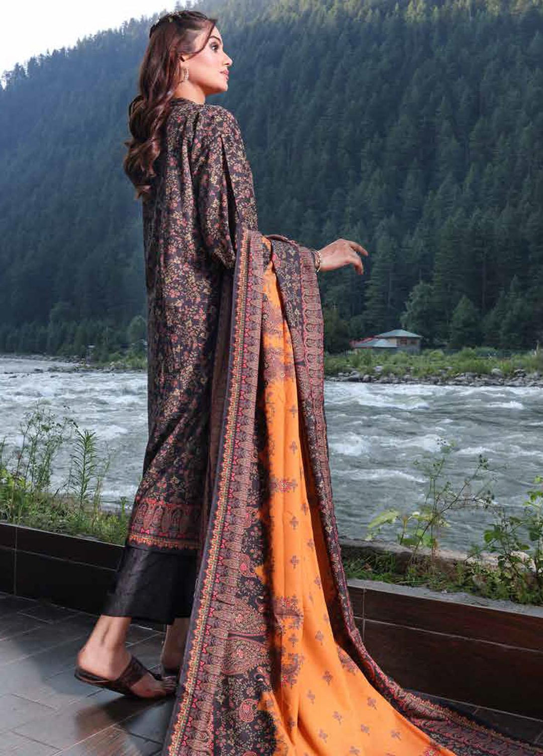 Glamour By Gul Ahmed Printed Karandi Suits Unstitched 3 Piece GA23WG AY-32014 - Winter Collection