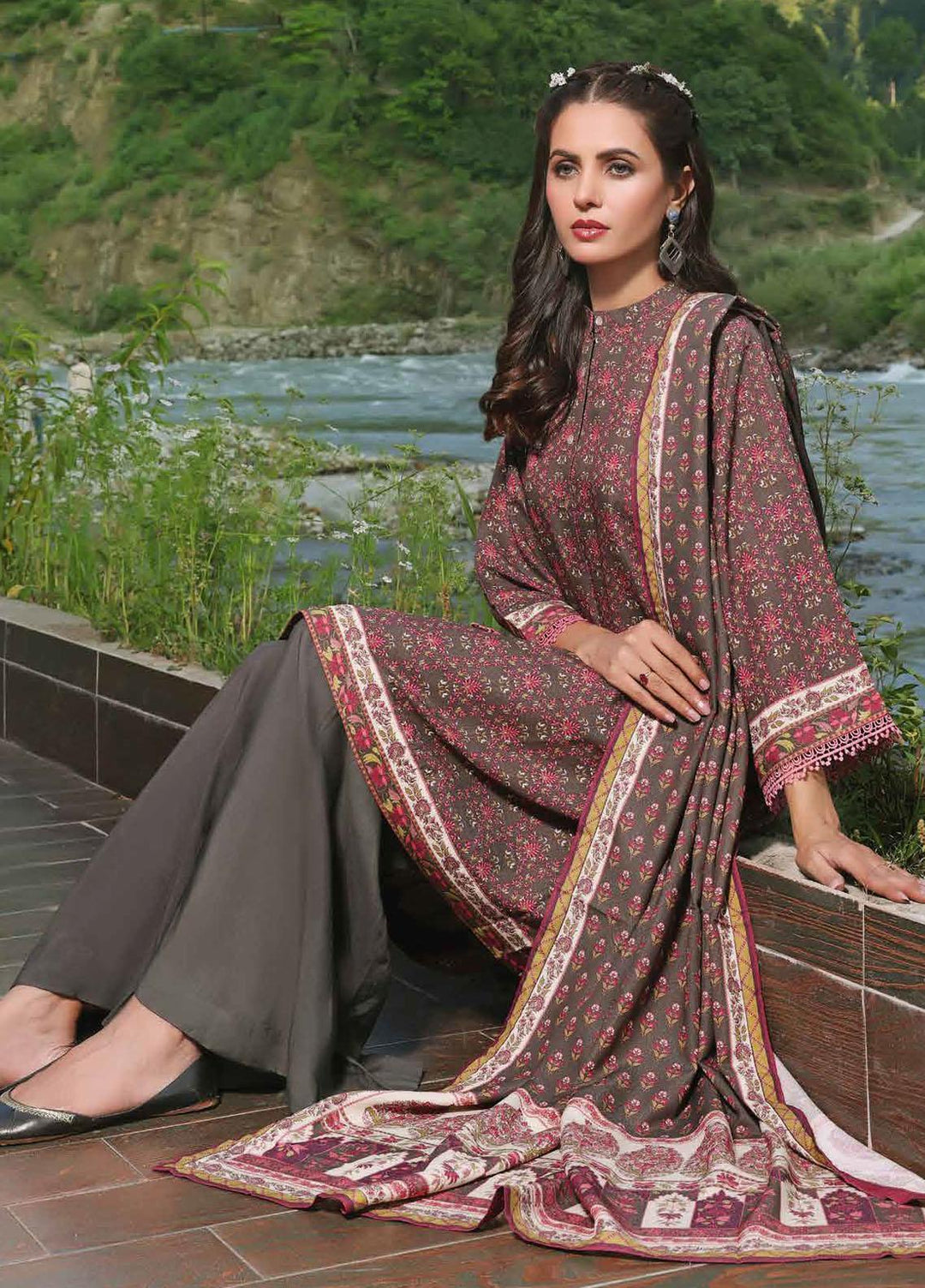 Glamour By Gul Ahmed Printed Karandi Suits Unstitched 3 Piece GA23WG AY-32031 - Winter Collection
