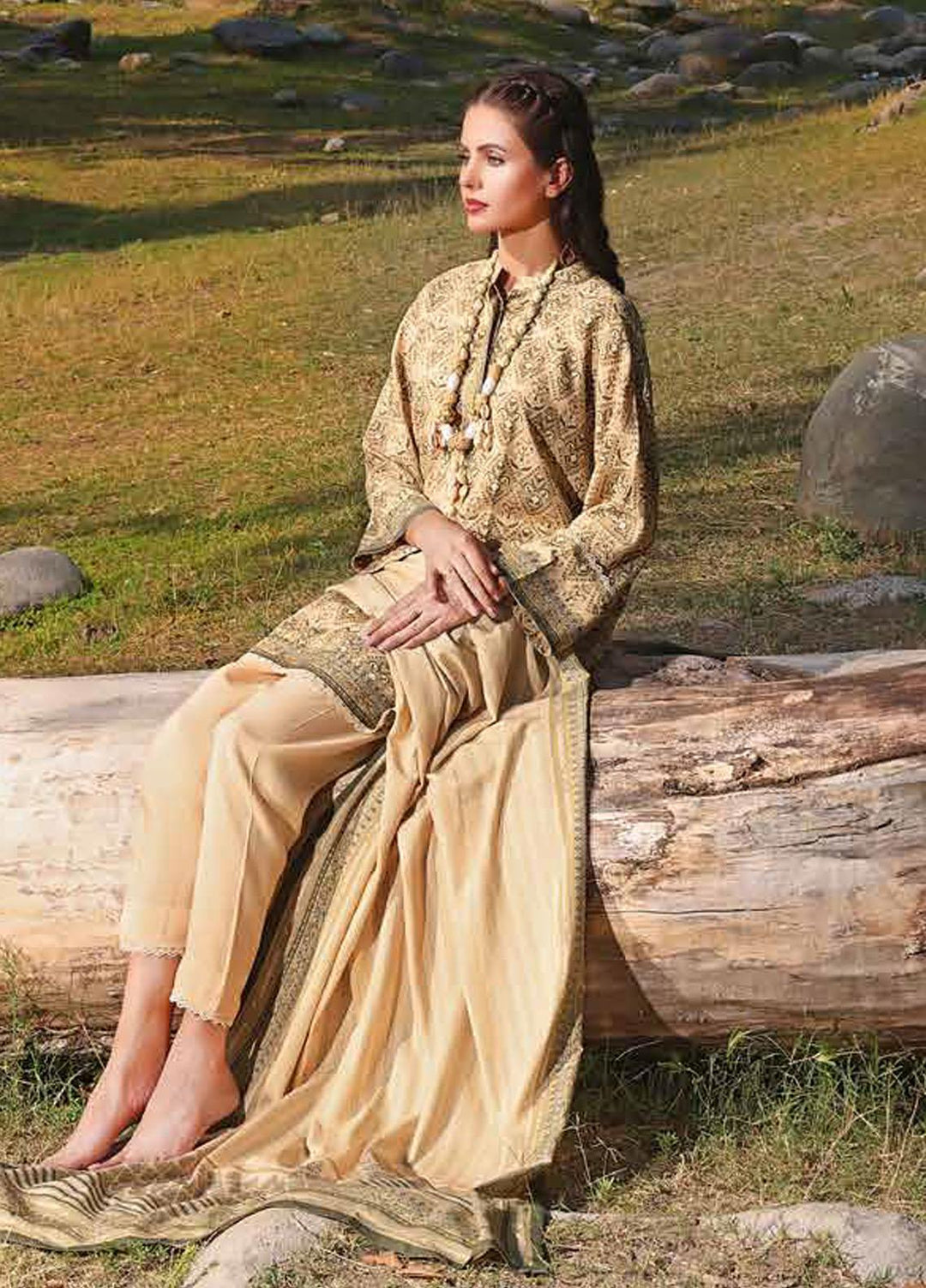 Glamour By Gul Ahmed Printed Karandi Suits Unstitched 3 Piece GA23WG AY-32033 - Winter Collection