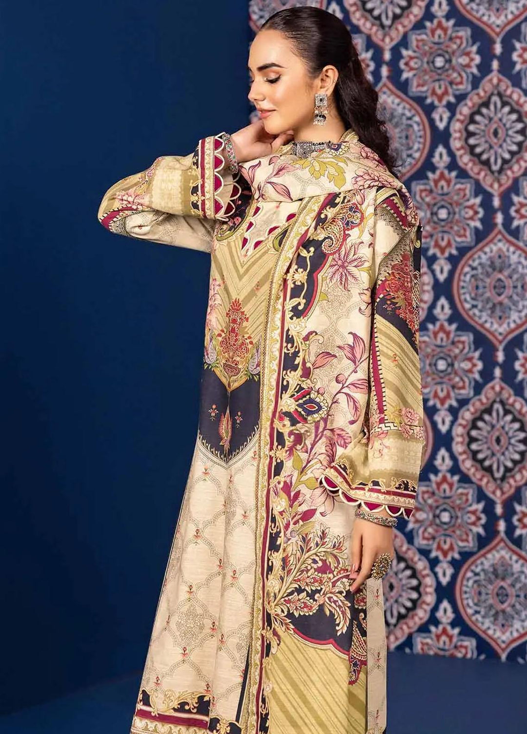 Gul Ahmed Printed Khaddar Suits Unstitched 3 Piece GA23WL K-32017 - Winter Collection