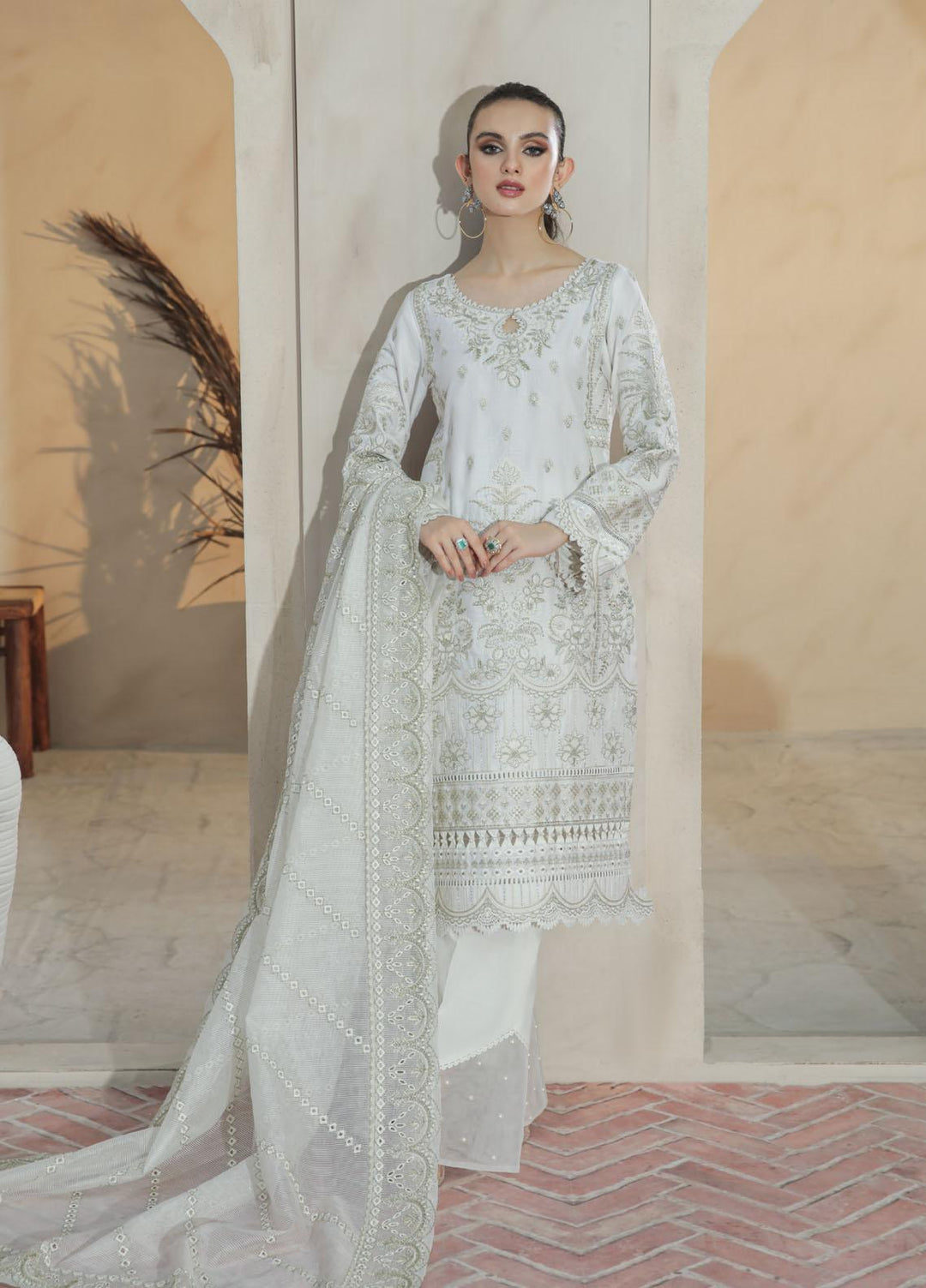 Gulaal Pret Embroidered Lawn 3 Piece Suit GL22EP Azul