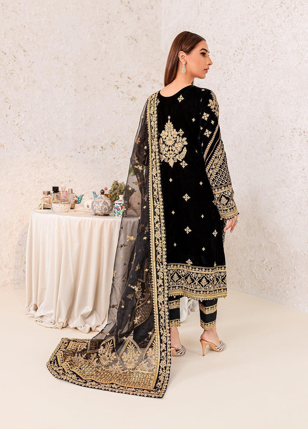 Gulaal Embroidered Velvet Suits Unstitched 3 Piece GL22V 01 AZRA - Luxury Collection