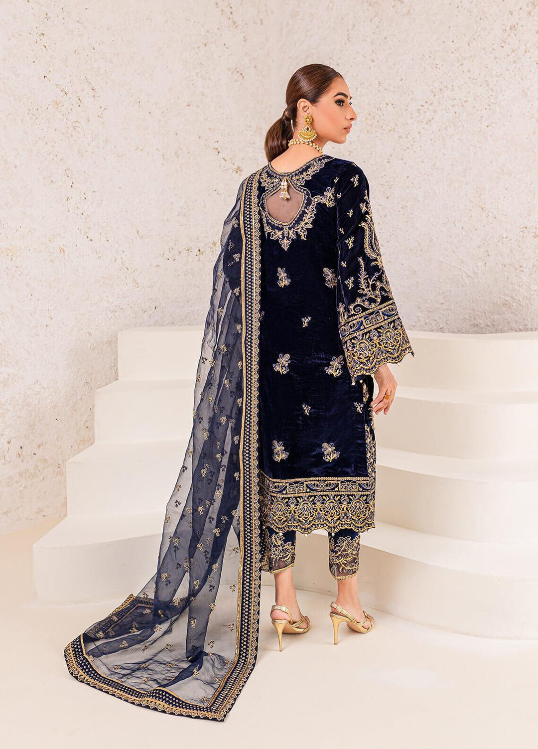 Gulaal Embroidered Velvet Suits Unstitched 3 Piece GL22V 03 INSIYAH - Luxury Collection