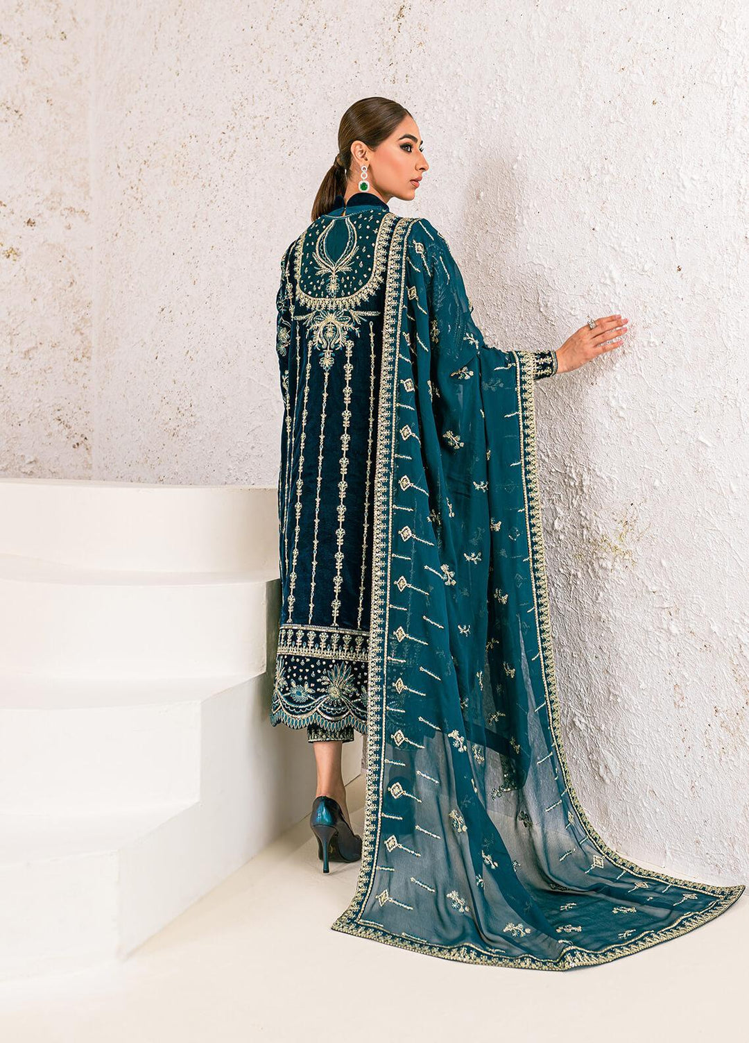 Gulaal Embroidered Velvet Suits Unstitched 3 Piece GL22V 07 SABEENA - Luxury Collection