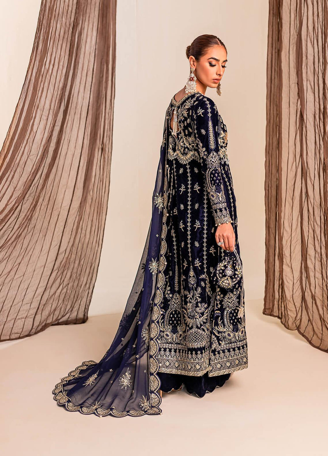 Gulaal Embroidered Velvet Suits Unstitched 3 Piece GL22V 08 AYLIN - Luxury Collection