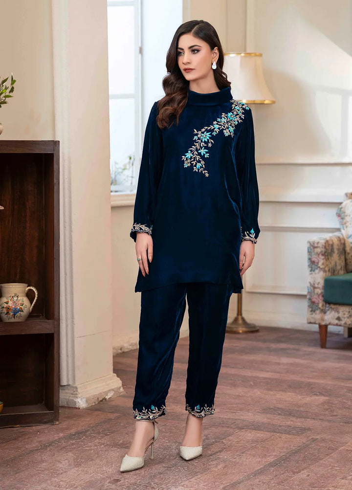 Hadia Batool Pret Embroidered Velvet 2 Piece Suit Minal