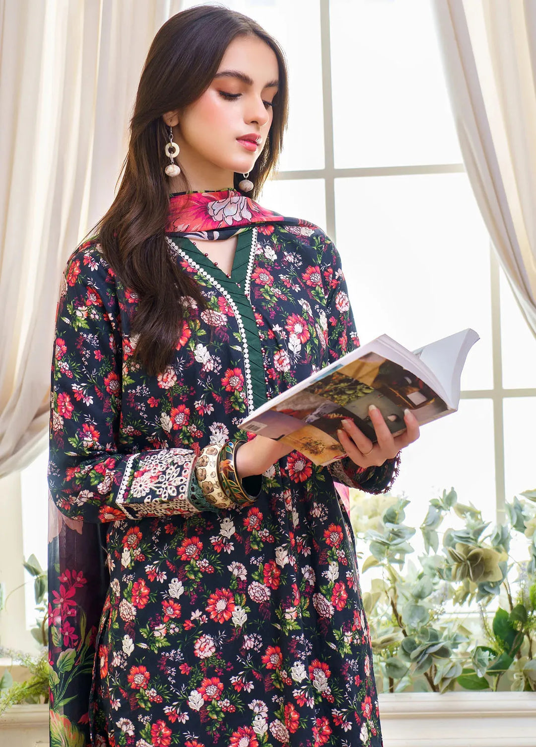 Hana Pret Embroidered Lawn 3 Piece Suit Rose Radiance