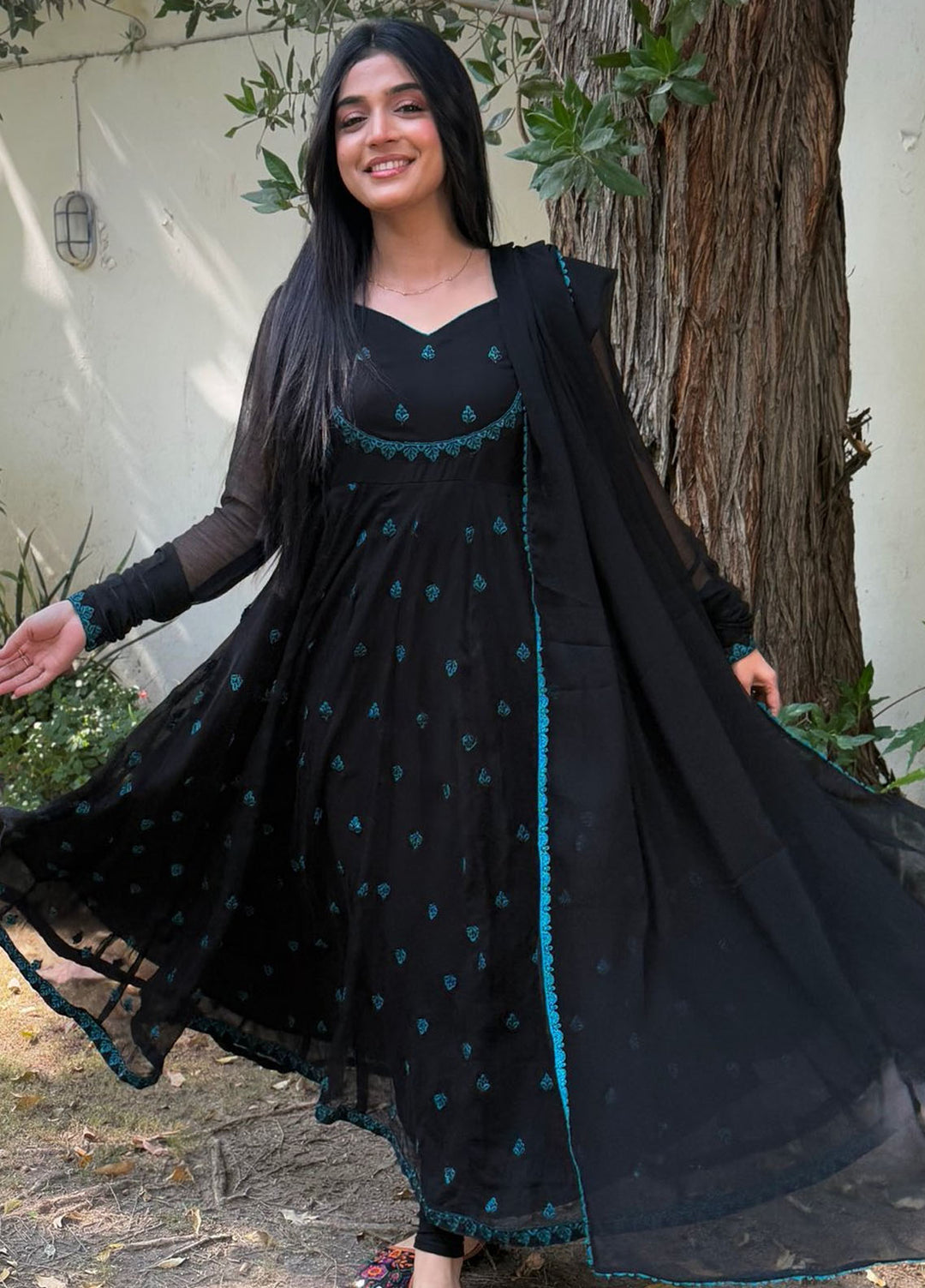 Hanim Pret Embroidered Chiffon 3 Piece Suit Muntazir