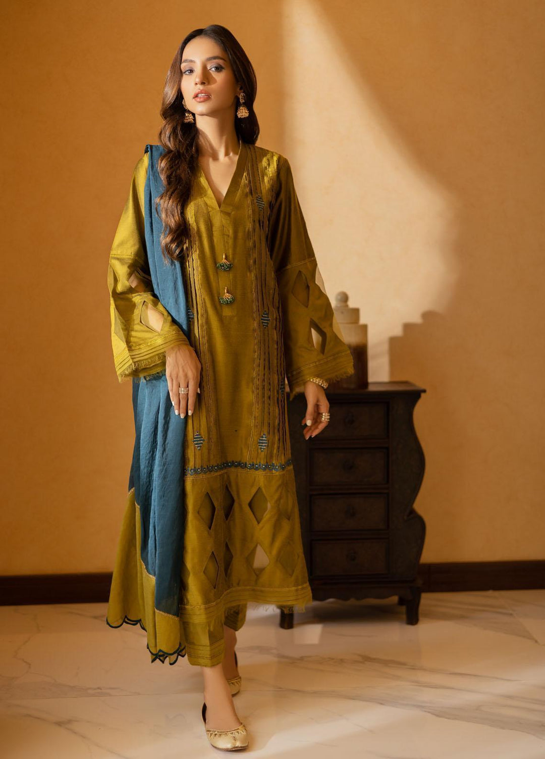 Hue Luxury Pret  Cotton Net 3 Piece Dress HUP22FL Intense