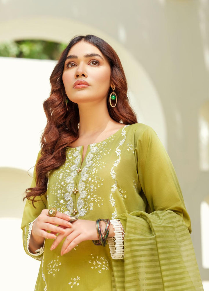ILAHA Ready to Wear  Lawn 3 Piece Dress Green D-06