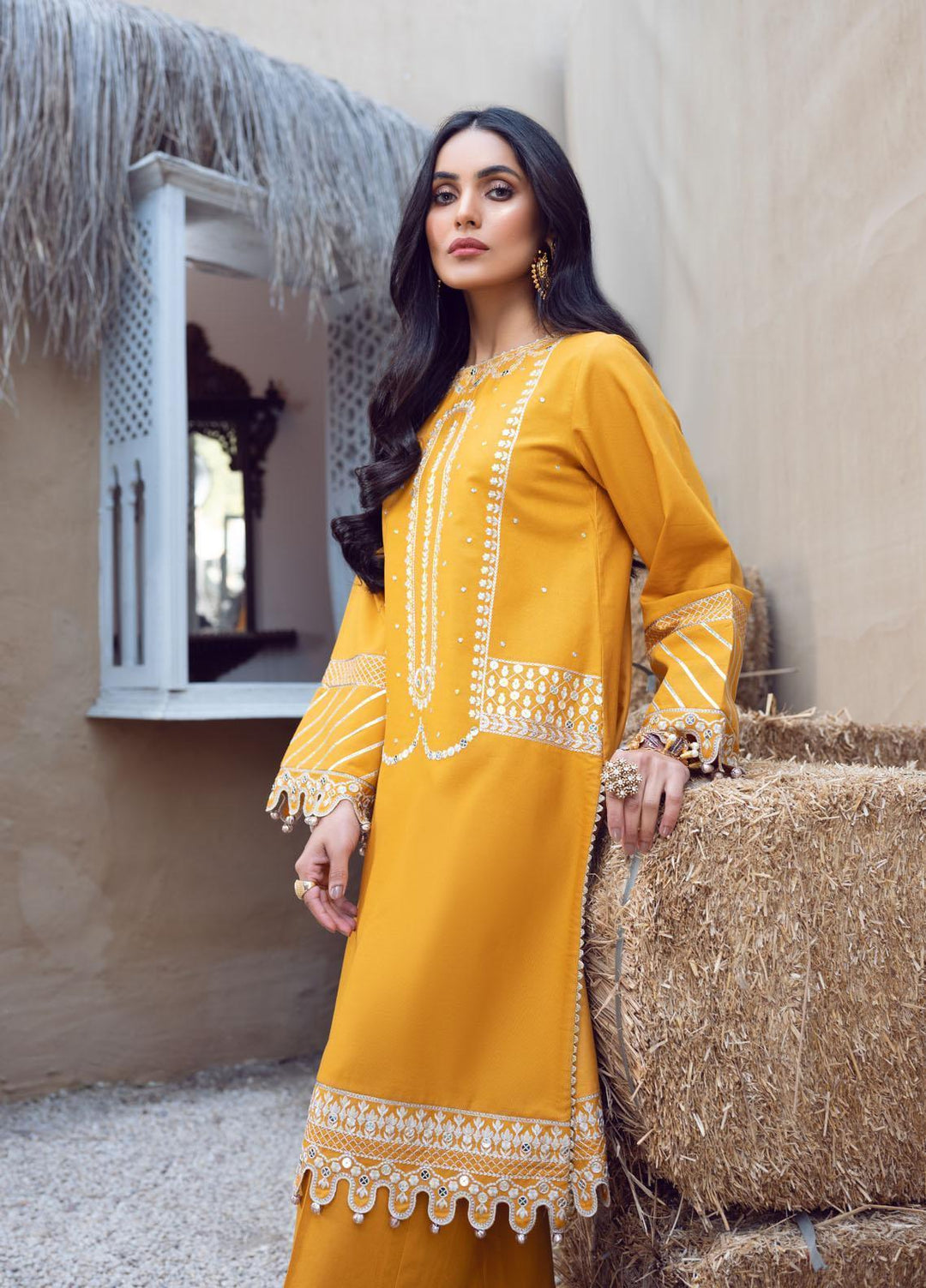 ILAHA Pret  Khaddar 3 Piece Suit IL002 Valeria