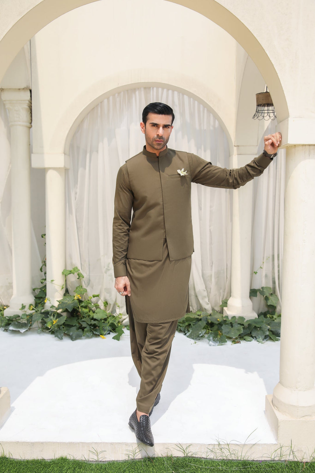 Muraqsh Ready To Wear Solids Cotton Men Olive Green Blended Waistcoat Straigth Cut MUR-OGKSW-WC - Summer Collection