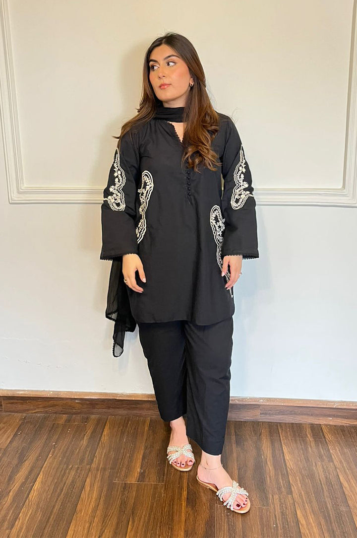 Liyaana From Nizka By Nida Rehan RTW Embroidered Lawn 2 Piece Suit Kayra - Casual Collection