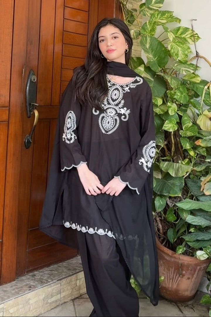 Liyaana From Nizka By Nida Rehan RTW Embroidered Lawn 2 Piece Suit Leya - Casual Collection