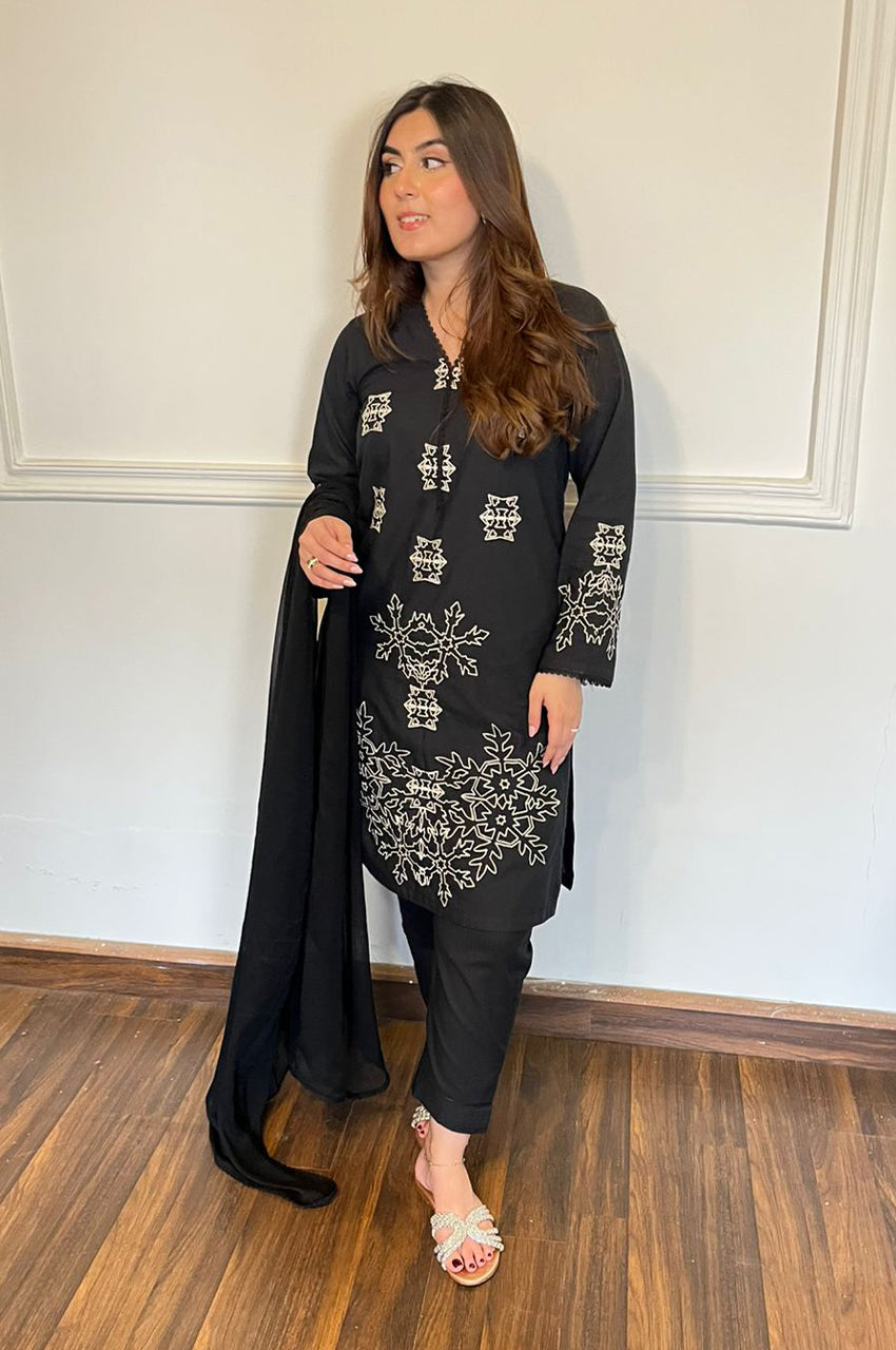 Liyaana From Nizka By Nida Rehan RTW Embroidered Lawn 2 Piece Suit Jardin - Casual Collection