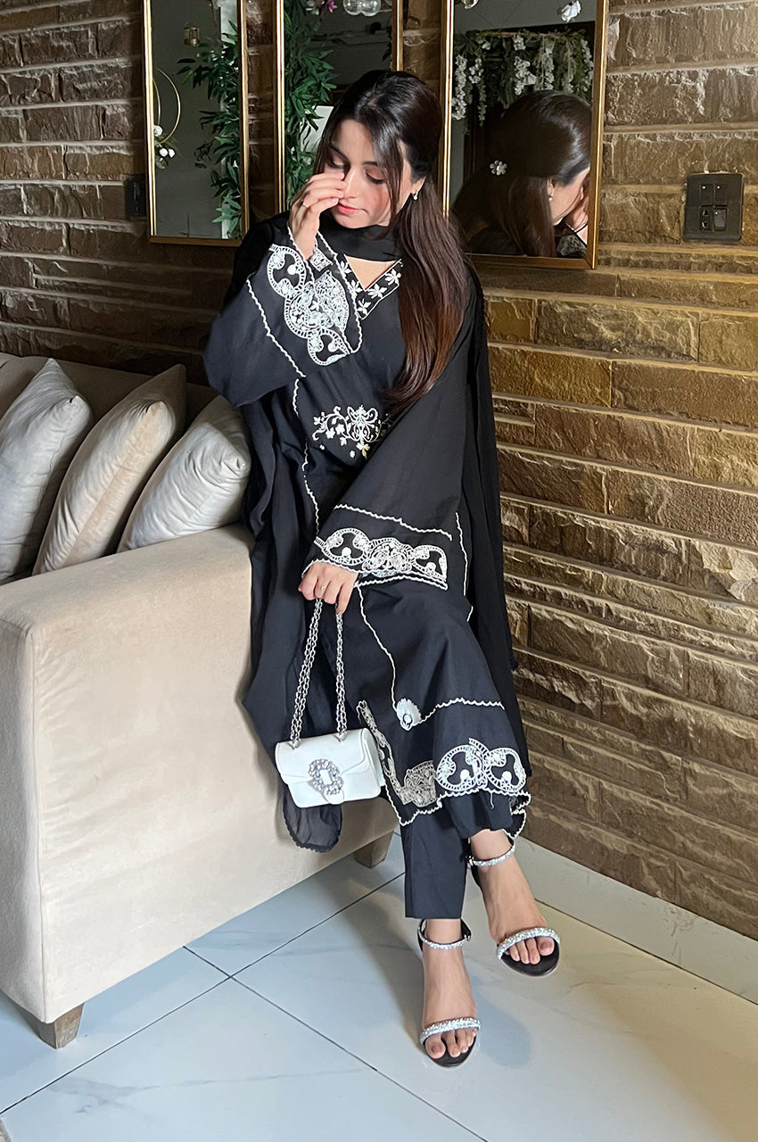 Liyaana From Nizka By Nida Rehan RTW Embroidered Lawn 2 Piece Suit Vela - Casual Collection