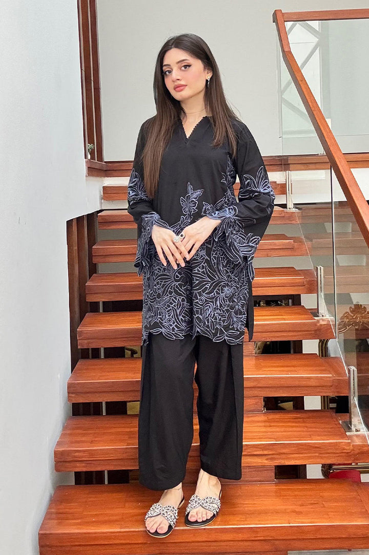 Liyaana From Nizka By Nida Rehan RTW Embroidered Lawn 2 Piece Suit Noir - Casual Collection