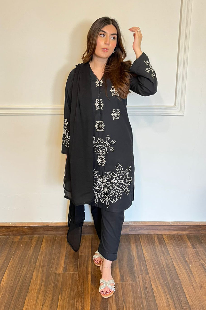 Liyaana From Nizka By Nida Rehan RTW Embroidered Lawn 2 Piece Suit Jardin - Casual Collection