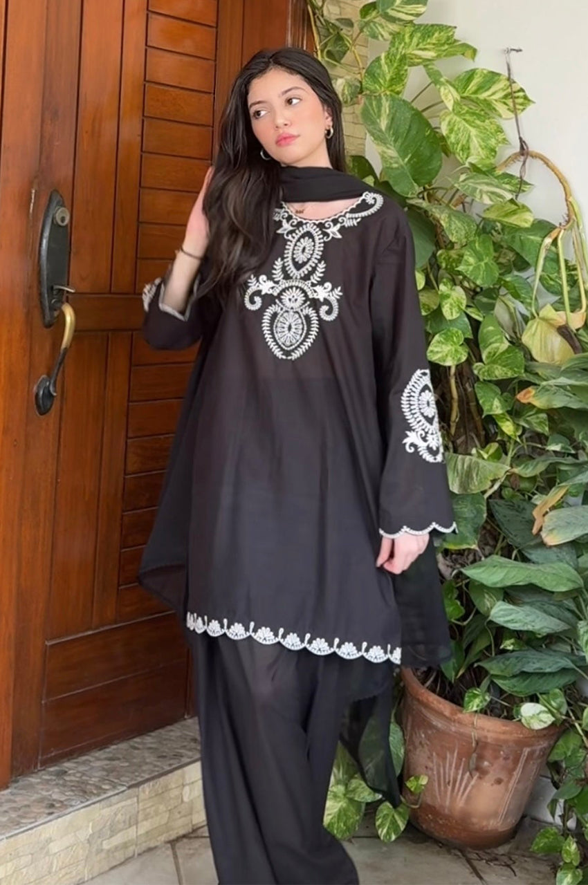 Liyaana From Nizka By Nida Rehan RTW Embroidered Lawn 2 Piece Suit Leya - Casual Collection