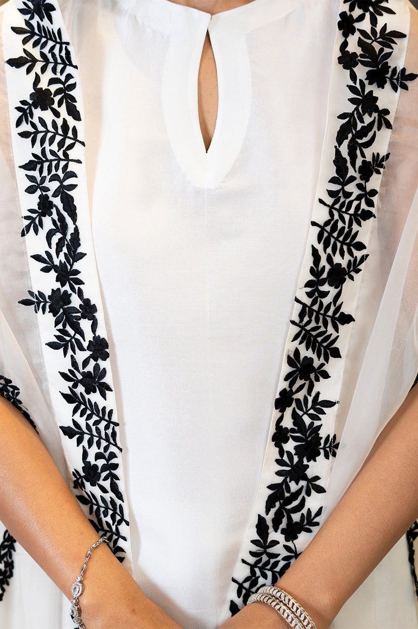 Liyaana From Nizka By Nida Rehan RTW Embroidered Organza Silk 3 Piece Suit Ethereal Elegance - Festive Collection