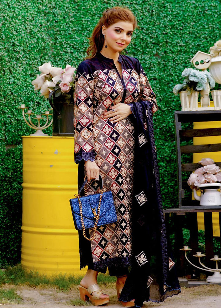 Insiya Clothing Embroidered Lawn Suits Unstitched 3 Piece INS23L Code-07 - Luxury Summer Collection