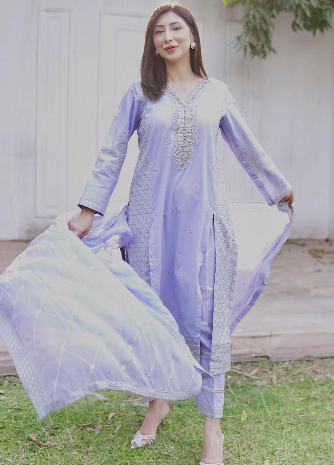Insiya Clothing Embroidered Lawn Suits Unstitched 3 Piece INS23LE Design 101 - Eid Collection