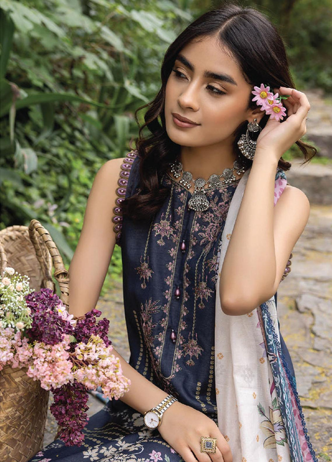 Humdum Collection Iris By Humdum Embroidered Lawn Suits Unstitched 3 Piece HD23I D-10 ...