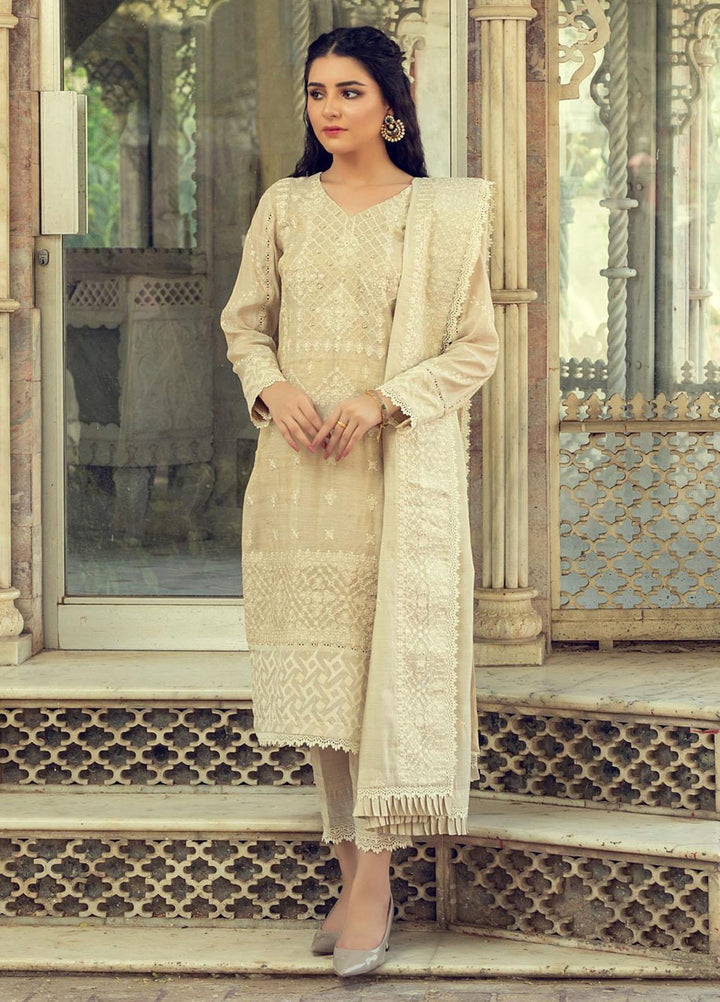 Kaara Luxury Pret Embroidered Missouri 3 Piece Suit Beyza Kr-657