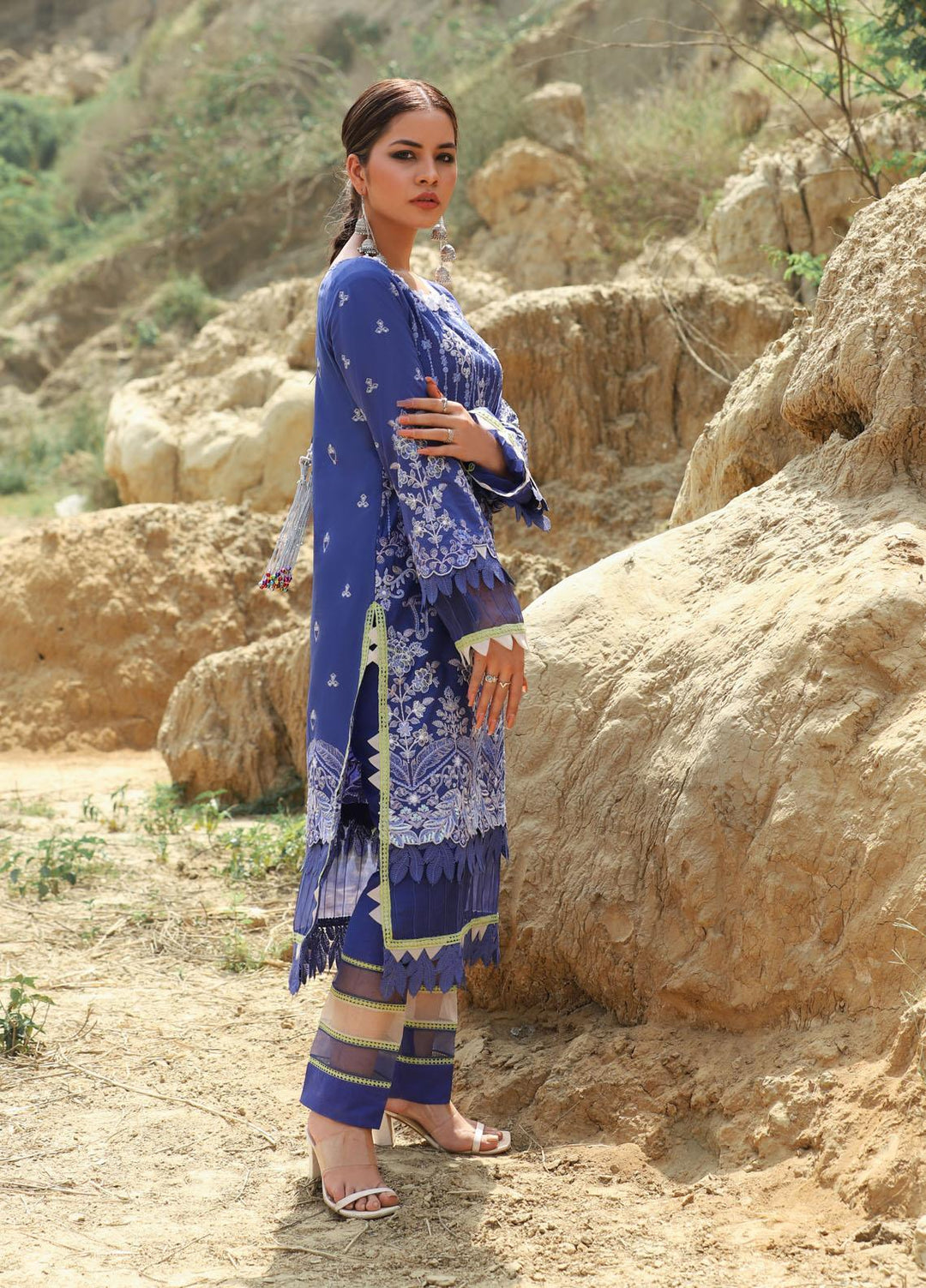 Maira Zunnorain Ready to Wear (RTW)  Lawn 3 Piece Suit MZL-01-08 Tarz