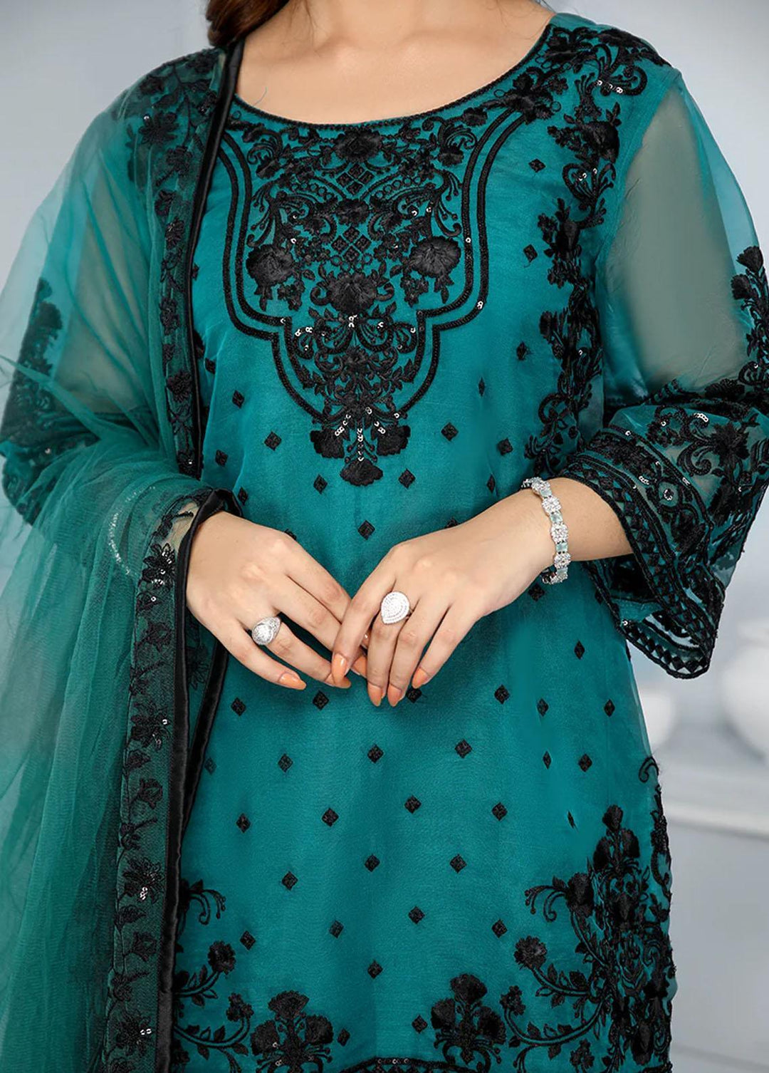 Kaynaat By Laveen Embroidered Organza Suits Unstitched 3 Piece LV22-K3 SAHIL - Luxury Collection