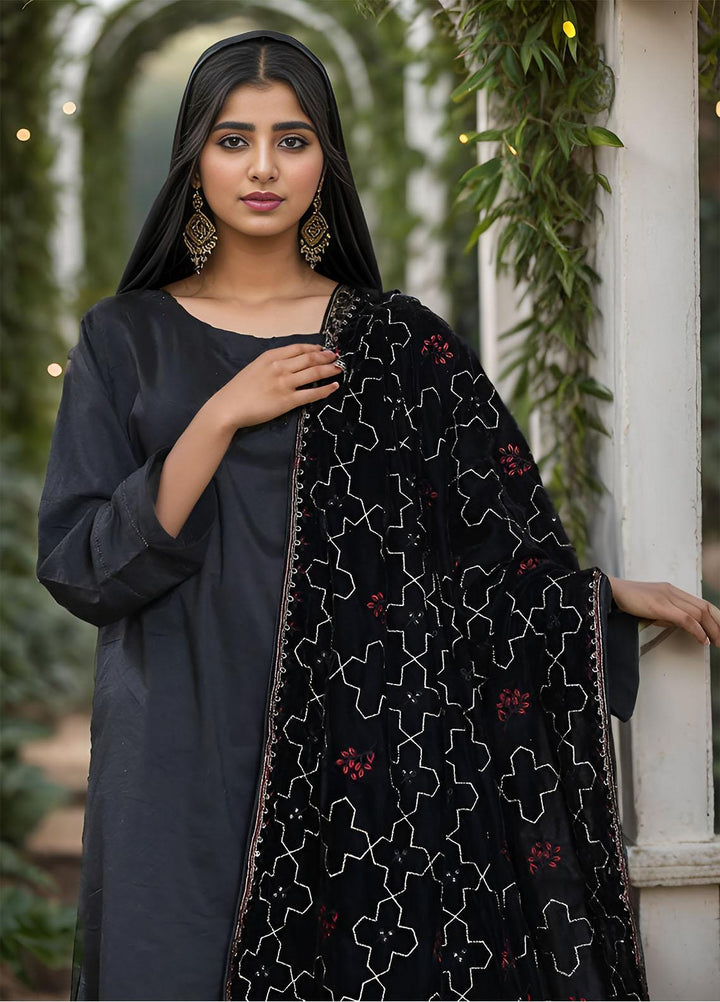 Sanaulla Exclusive Range  Pashmina  KPS 781 D-48 Black 1 - Women Shawls
