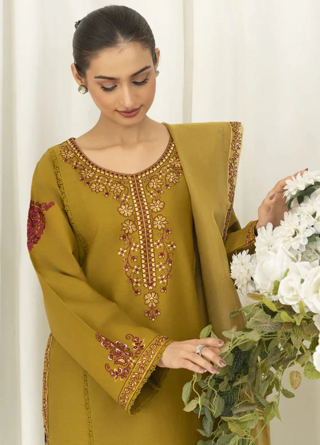 La Rosaa Pret Embroidered Cotton Lawn 3 Piece Suit Tourmaline