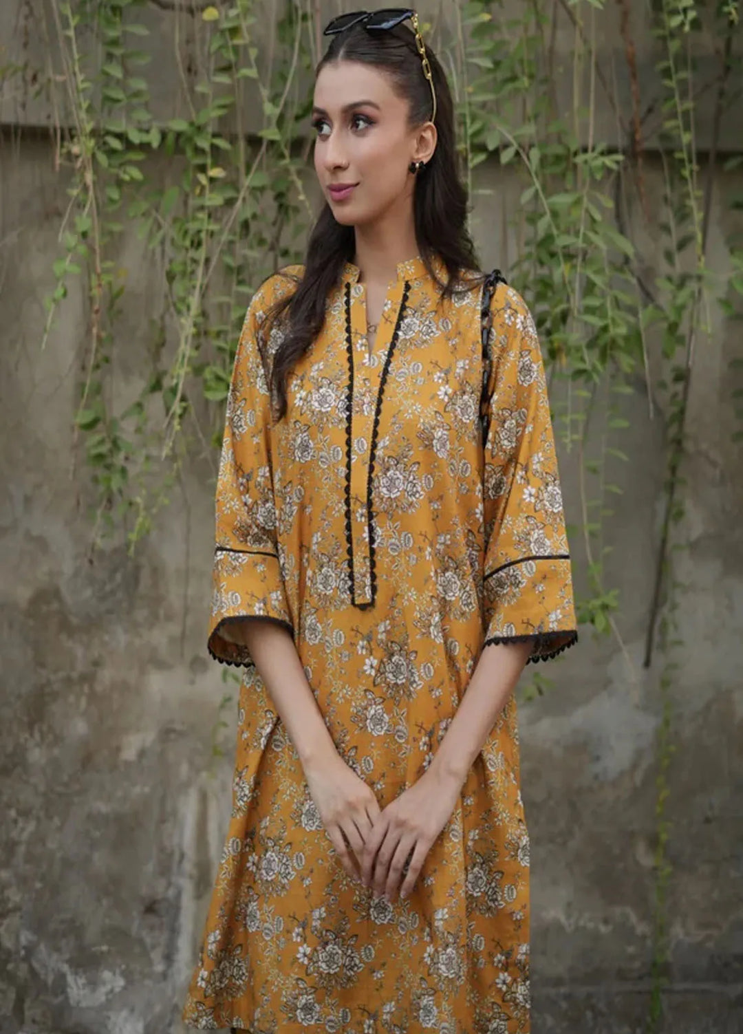 La Rosaa Pret Printed Khaddar 2 Piece Suit Aria