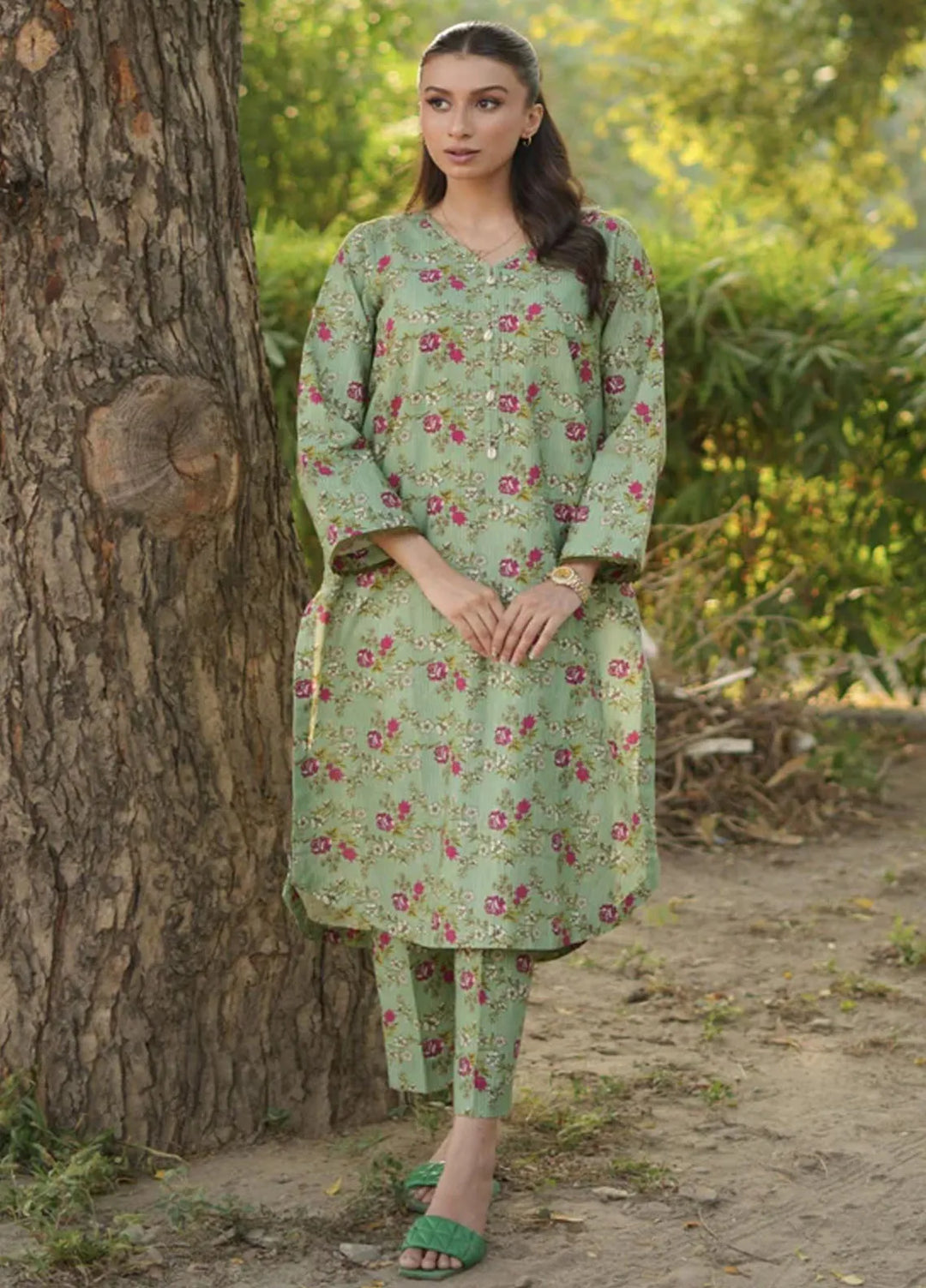 La Rosaa Pret Printed Khaddar 2 Piece Suit Florabeu