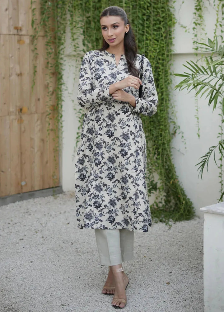 La Rosaa Pret Printed Khaddar 2 Piece Suit Nora