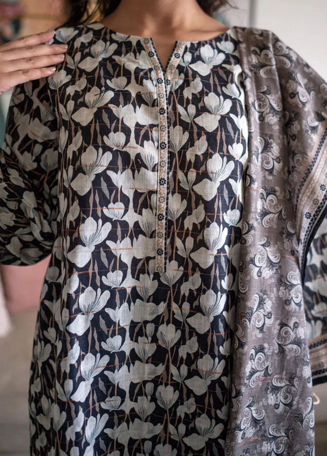 La Rosaa Pret Printed Khaddar 3 Piece Suit Rhea