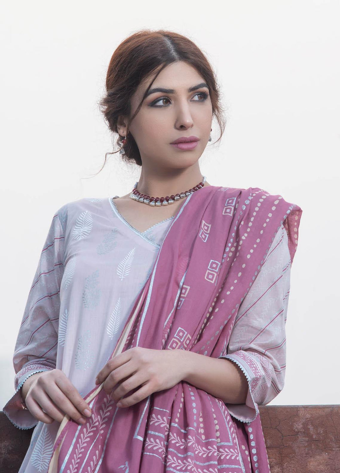 Dareechay By Lakhany Printed Lawn Suits Unstitched 3 Piece LSM21D 3001 - Summer Collection