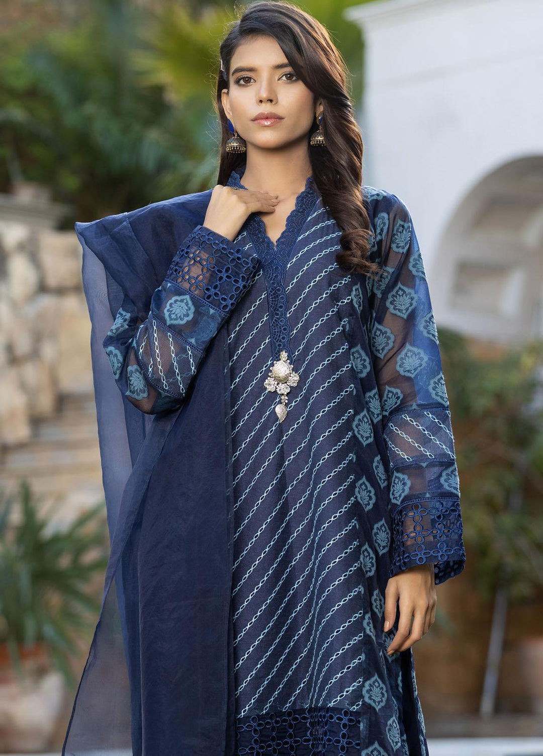 Lakhany Pret  Organza 3 Piece Suit LSM-2716