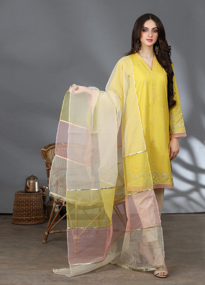 Lakhany Pret Embroidered  Cambric 3 Piece Suit LSM21CM LSM-2223