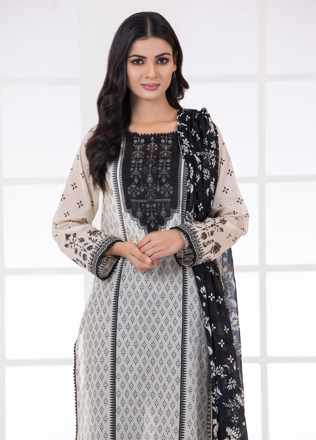 Lakhany Casual Pret  Lawn 3 Piece Suit LSM-2782