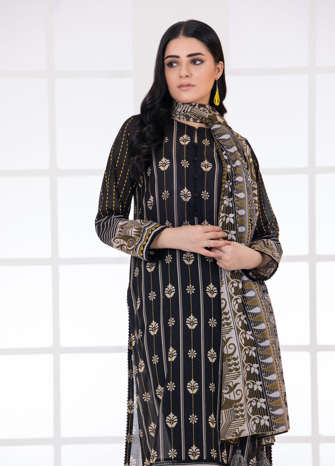 Lakhany Casual Pret  Lawn 3 Piece Suit LSM-2783